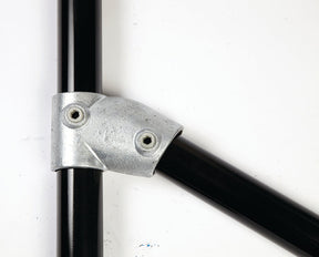 Single Socket Slope Tee 11-30 Degree C229 Size 7(G32) Handrail Fitting, Galvanised