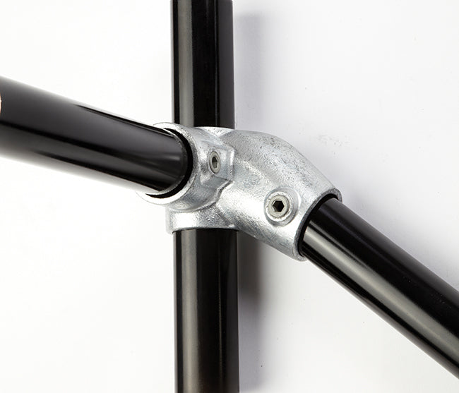 Right Hand Level Sloping Down Side Outlet Tee C211RH Size 7(G32) Handrail Fitting, Galvanised
