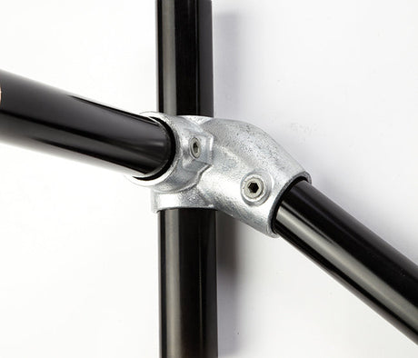 Right Hand Level Sloping Down Side Outlet Tee C211RH Size 7(G32) Handrail Fitting, Galvanised