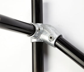 Left Hand Level Sloping Down Side Outlet Tee C211RH Size 8(G40) Handrail Fitting, Galvanised