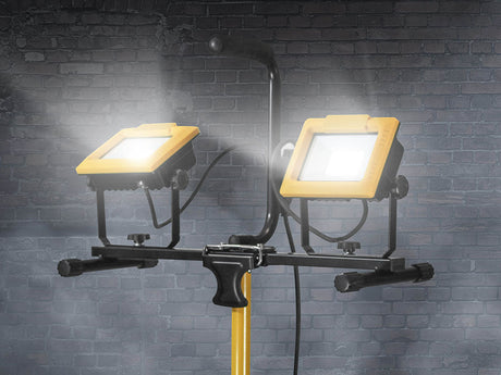 70W LED Twin Tripod Site Light 240V. Faithfull FPPSLT70V