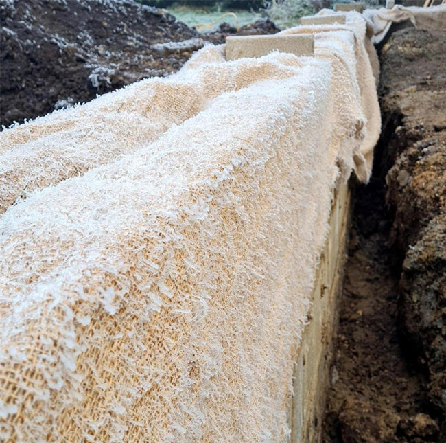 46M x 1370mm Builders Hessian for Brickwork Project