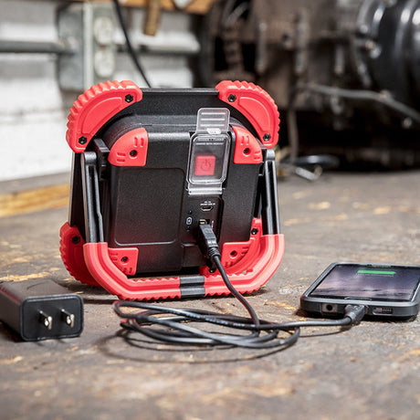 Nebo Tango 750 Lumen Work Light With USB Powerbank