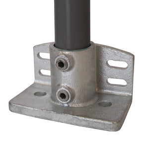 Base Flange CW Intergrated Toeboard C18 Size 7 (G32) Handrail Fitting, (Kee Klamp Compatible 69-7)