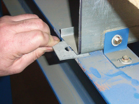 No.5 150mm x 100mm x 1mm with a 25mm slot (Suits bolts up to M24) Steel Metal Horseshoe Trouser Shim galvanised