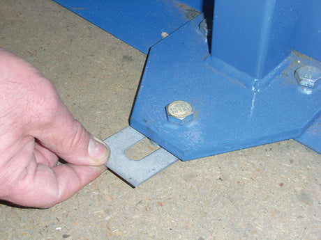 No.4 100mm x 100mm x 3mm with a 25mm slot (Suits bolts up to M24) Steel Metal Horseshoe Trouser Shim galvanised