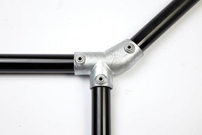 Level to Sloping Up Tee 30-45 Degree C042 Size 8(G40) Handrail Fitting, Galvanised