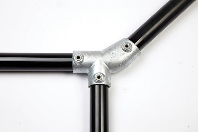 Level to Sloping Up Tee 30-45 Degree C042 Size 8(G40) Handrail Fitting, Galvanised