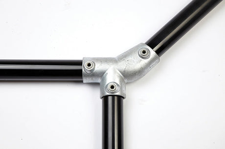 Level to Sloping Up Tee 30-45 Degree C042 Size 7(G32) Handrail Fitting, Galvanised